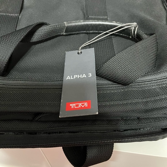 Tumi alpha3 expandable laptop organizer brief - Picture 8 of 17